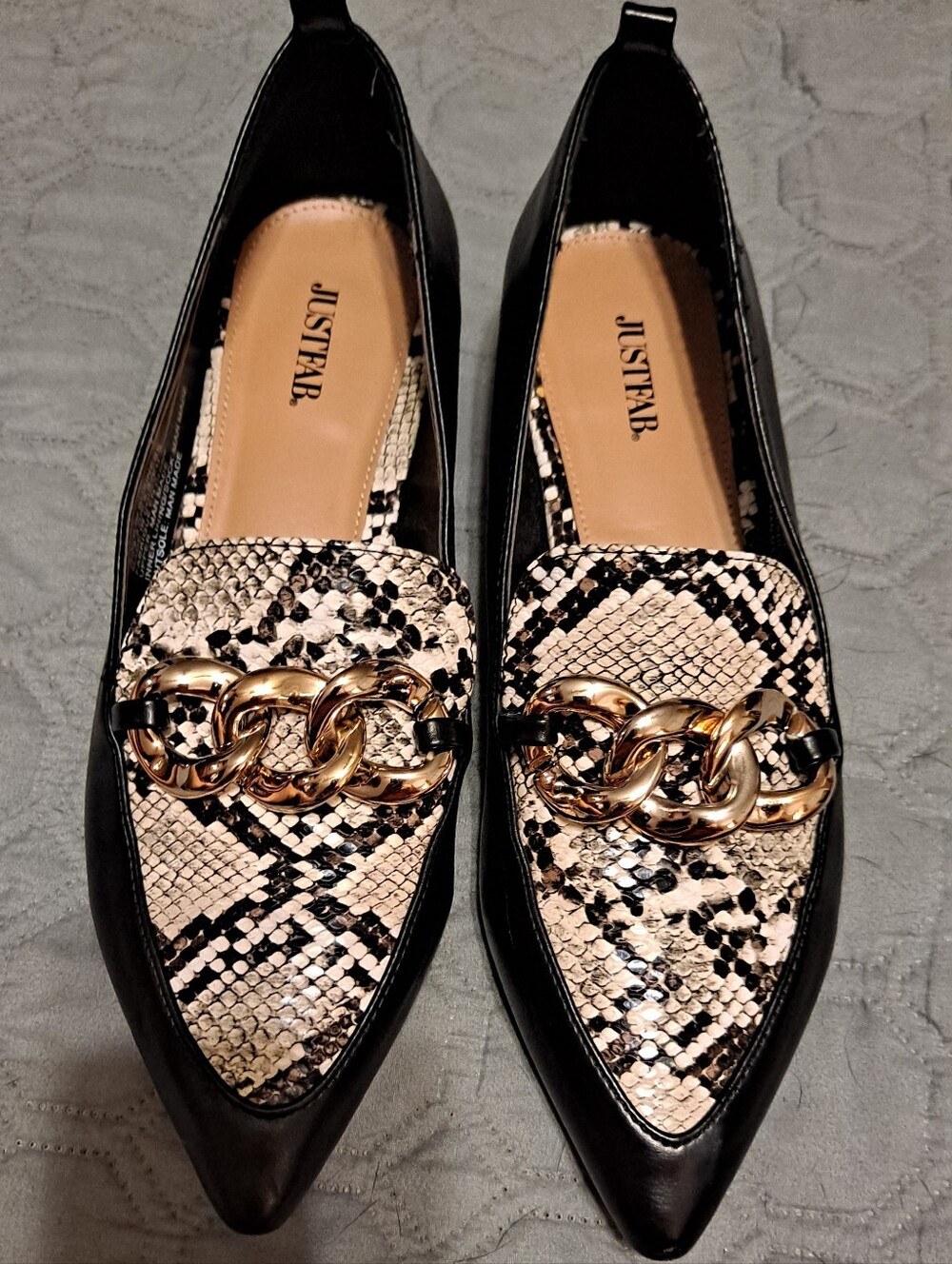 JustFab Black & Snake-Print Pointed Loafers with Gold Chain Accent Gold Heel 8.5